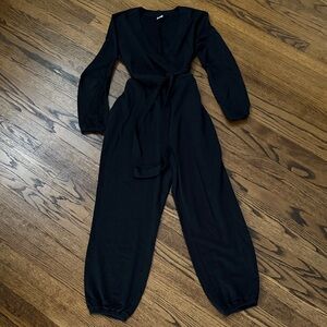 B22 Amazon Essentials Women Large Streetwear Classic Black Long Sleeve Jumpsuit